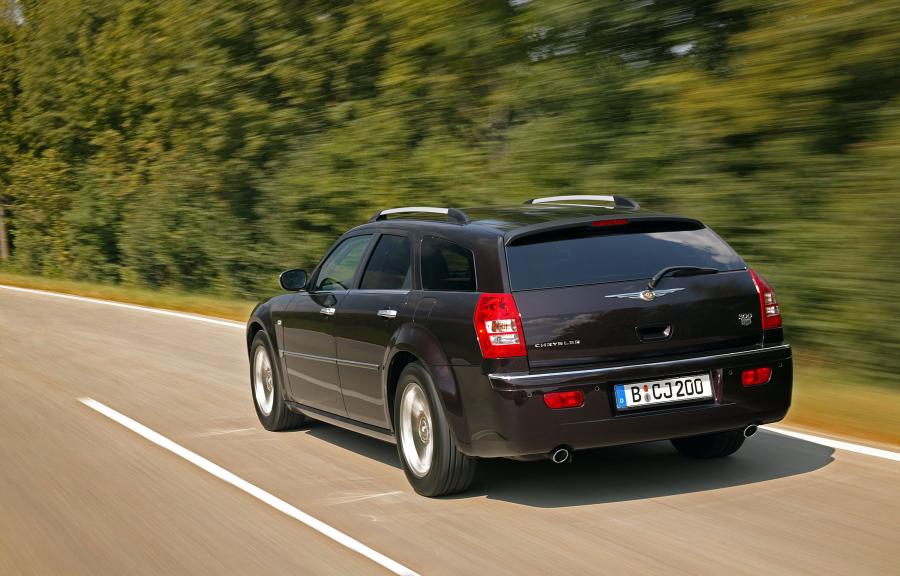  Chrysler 300C Touring 2005 года  (фото 13 из 44)